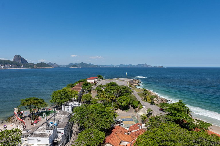 Rio037 - 3 bedroom penthouse in Arpoador