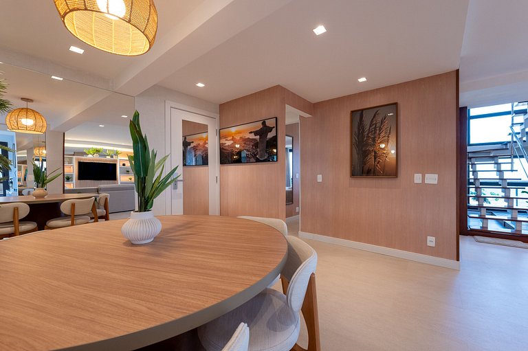 Rio037 - Cobertura de 3 quartos em Arpoador