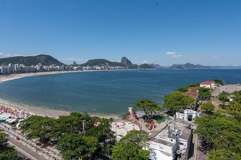 Rio037 - 3 bedroom penthouse in Arpoador