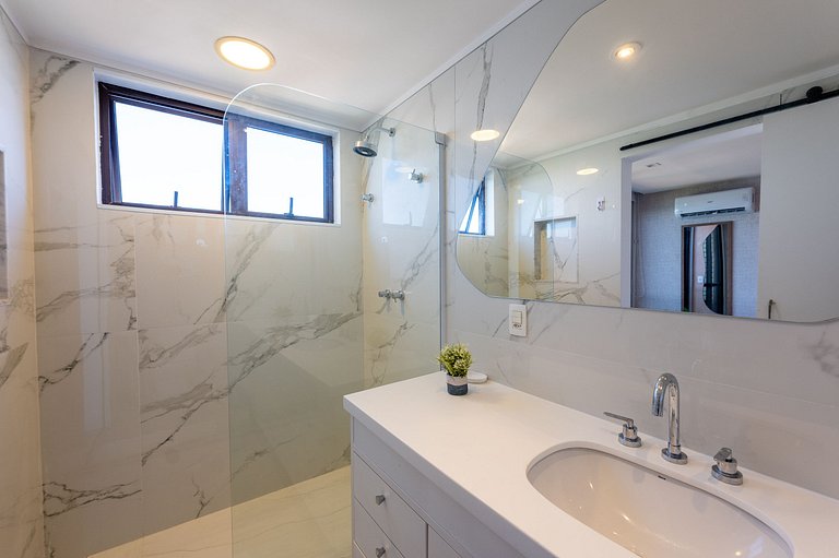 Rio037 - Cobertura de 3 quartos em Arpoador