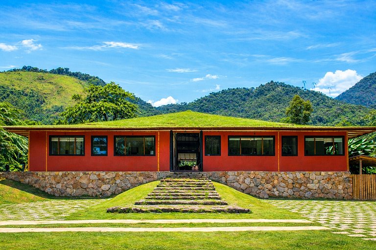 Ang054 - A Tropical Sanctuary in Porto Frade