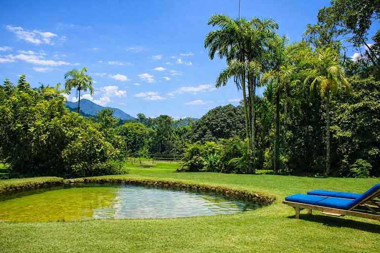 Ang054 - A Tropical Sanctuary in Porto Frade