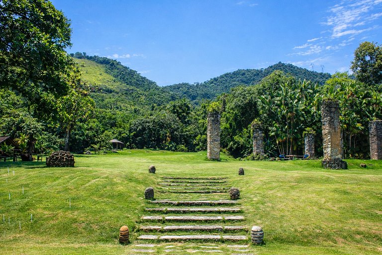 Ang054 - A Tropical Sanctuary in Porto Frade