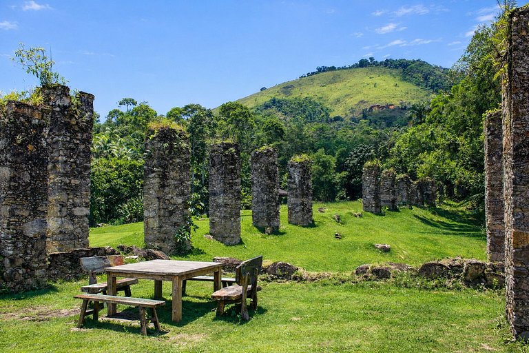 Ang054 - A Tropical Sanctuary in Porto Frade