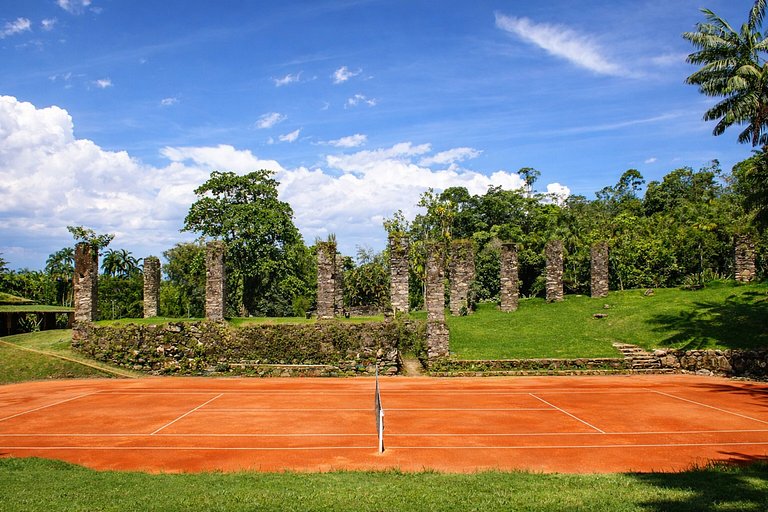Ang054 - A Tropical Sanctuary in Porto Frade