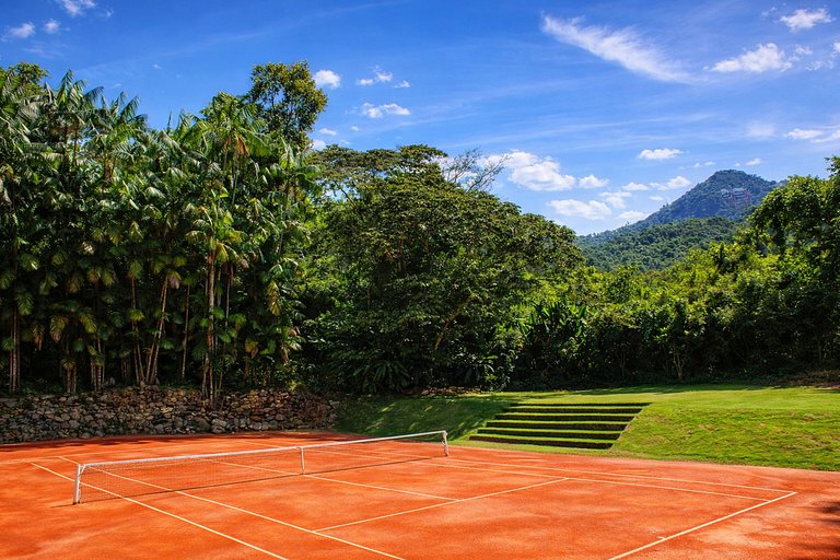 Ang054 - A Tropical Sanctuary in Porto Frade