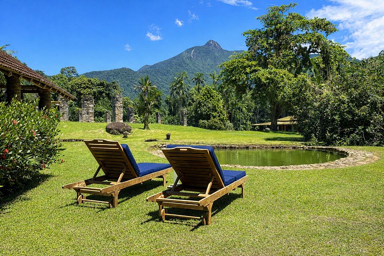 Ang054 - A Tropical Sanctuary in Porto Frade