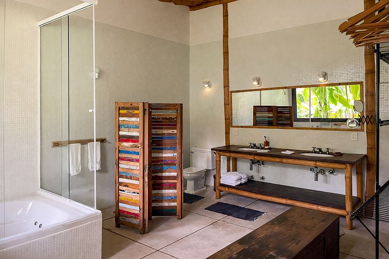 Ang054 - A Tropical Sanctuary in Porto Frade