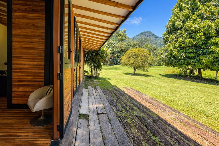 Ang054 - A Tropical Sanctuary in Porto Frade