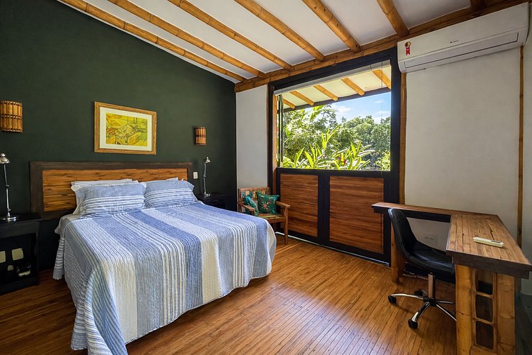 Ang054 - A Tropical Sanctuary in Porto Frade