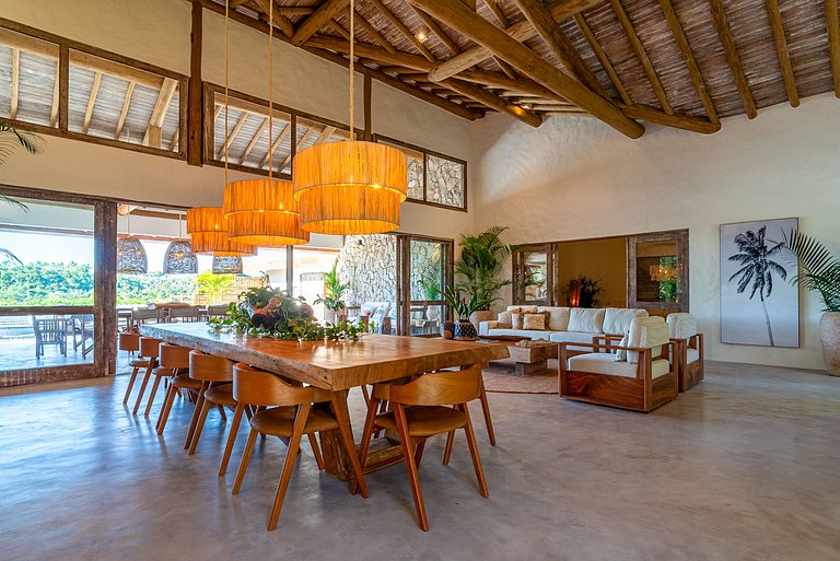 Bah074 - Imposing house over Trancoso River valley