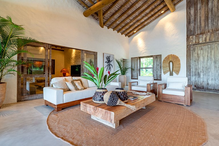 Bah074 - Imposing house over Trancoso River valley