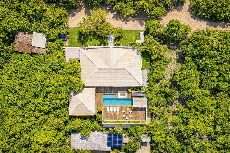 Bah074 - Imposing house over Trancoso River valley