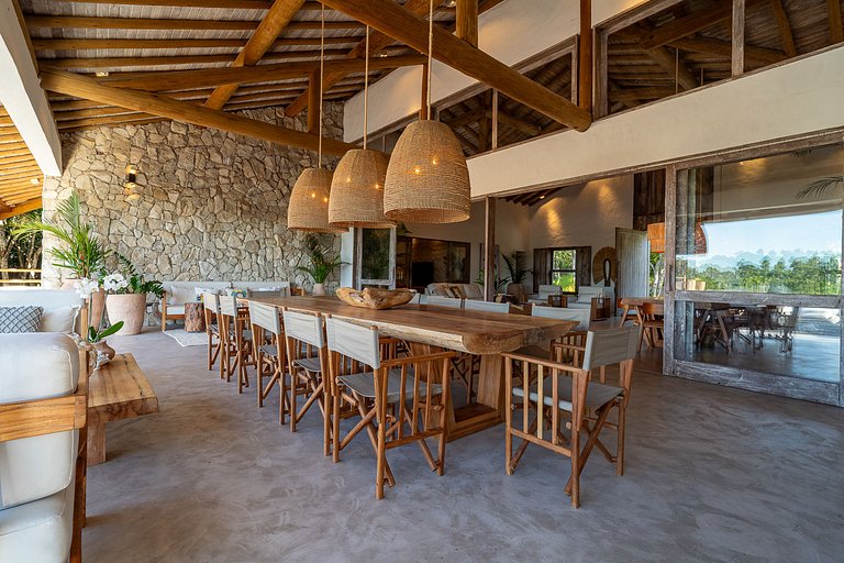 Bah074 - Imposing house over Trancoso River valley