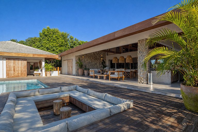 Bah074 - Imposing house over Trancoso River valley