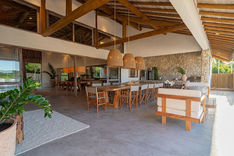 Bah074 - Imposing house over Trancoso River valley