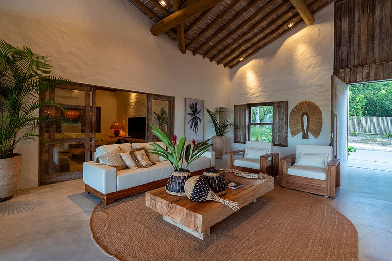 Bah074 - Imposing house over Trancoso River valley