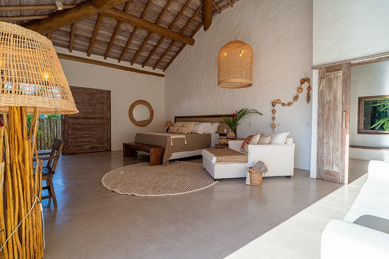 Bah074 - Imposing house over Trancoso River valley