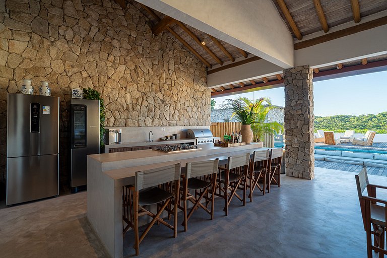 Bah074 - Imposing house over Trancoso River valley