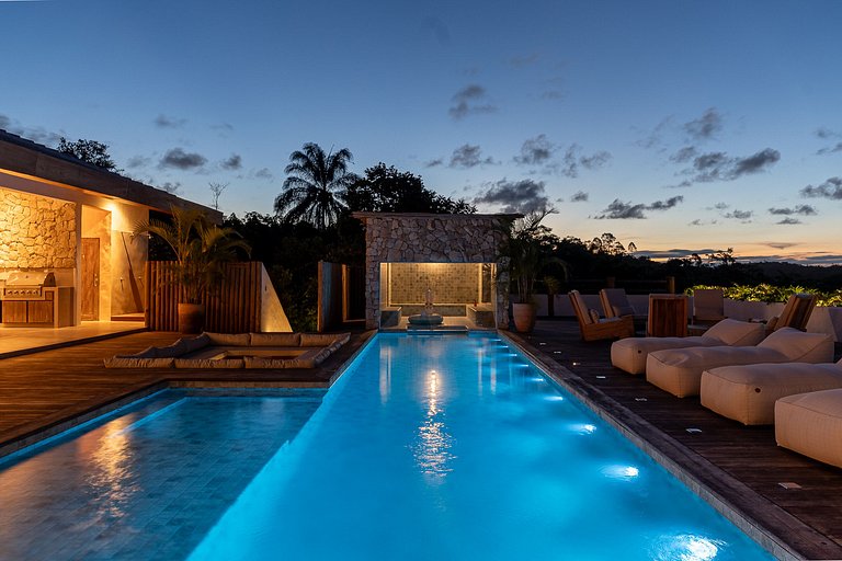 Bah074 - Imposing house over Trancoso River valley