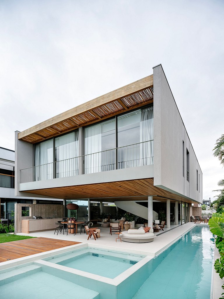 Flo025 - Luxury villa with sea view in Florianpolis