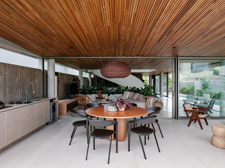 Flo025 - Luxury villa with sea view in Florianpolis