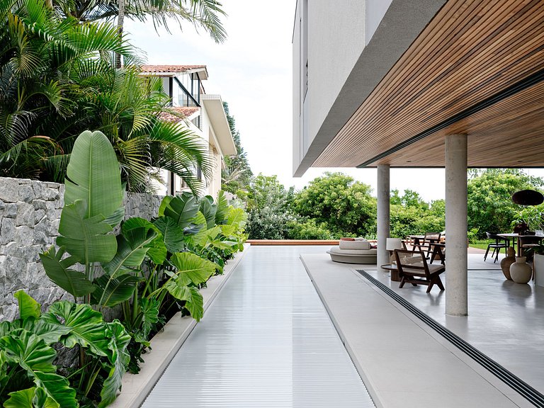 Flo025 - Luxury villa with sea view in Florianpolis