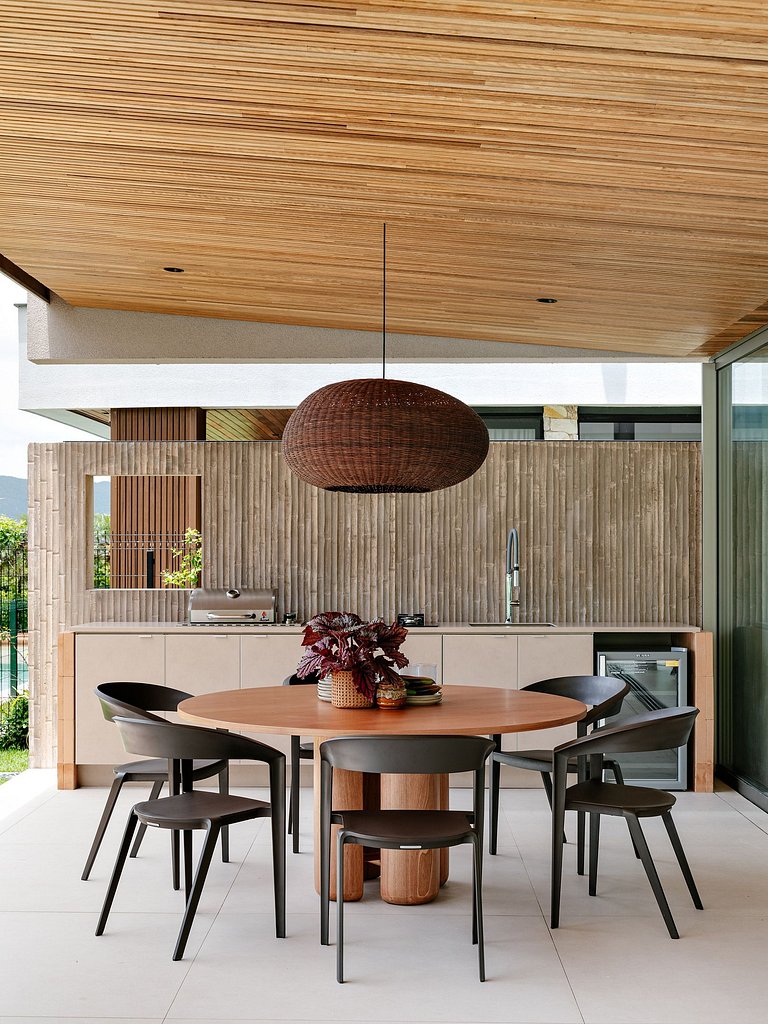 Flo025 - Luxury villa with sea view in Florianpolis