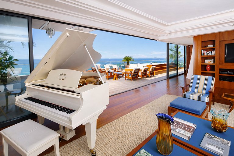 Rio114 - Luxury Beachfront Penthouse in Copacabana