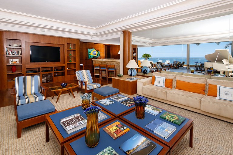 Rio114 - Luxury Beachfront Penthouse in Copacabana