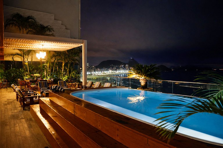 Rio114 - Luxury Beachfront Penthouse in Copacabana