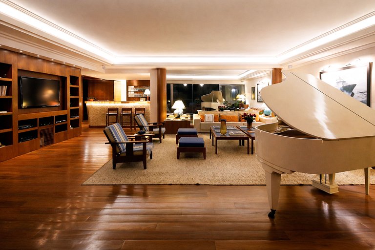 Rio114 - Luxury Beachfront Penthouse in Copacabana