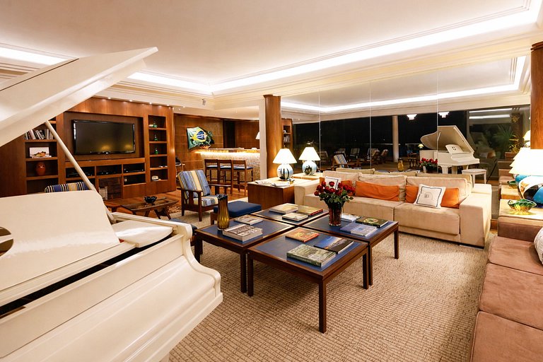 Rio114 - Luxury Beachfront Penthouse in Copacabana