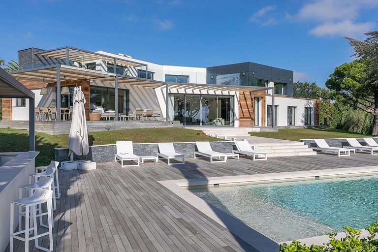 Azu053 - Exceptional Contemporary Villa