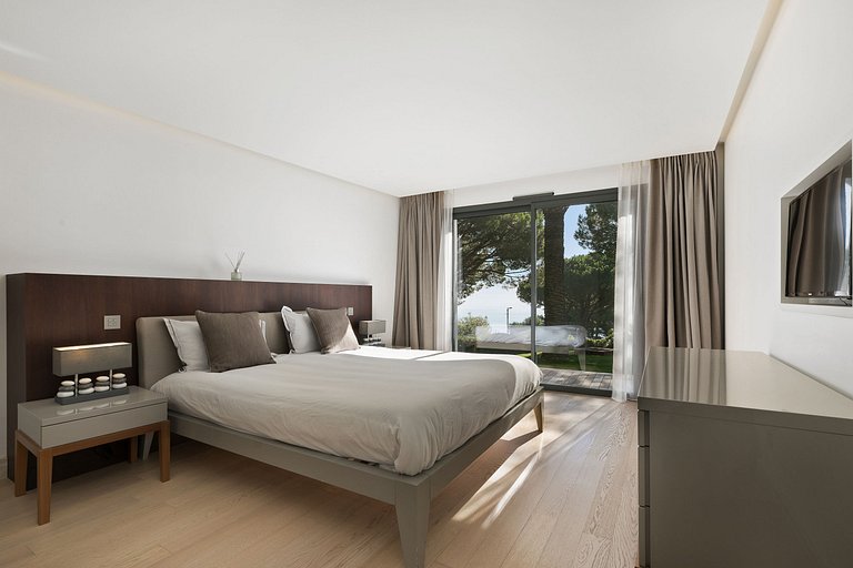 Azu053 - Exceptional Contemporary Villa