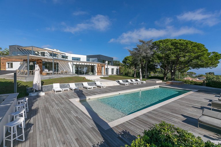 Azu053 - Exceptional Contemporary Villa