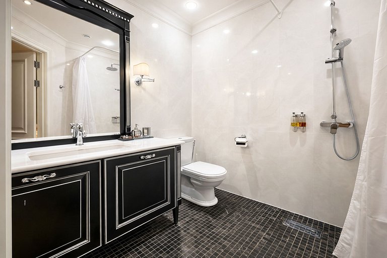 Azu058 - Sumptuous Belle Époque Palace in Cannes