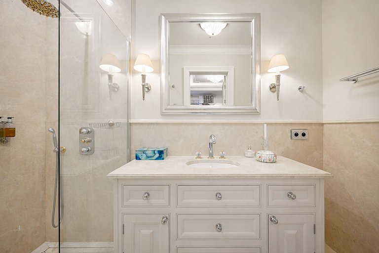 Azu058 - Sumptuous Belle Époque Palace in Cannes