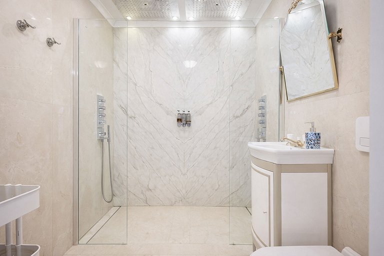 Azu058 - Suntuoso palácio Belle Époque em Cannes