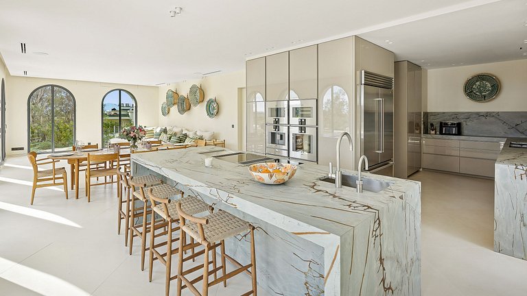 Azu089 - Villa neo provenzal con vistas mar