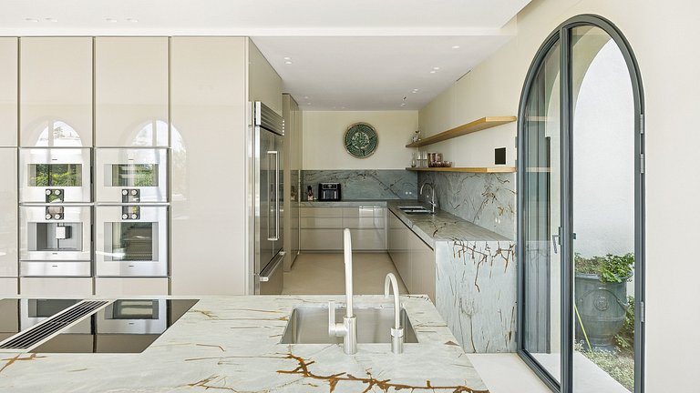 Azu089 - Neo-Provençal Villa with Panoramic Views