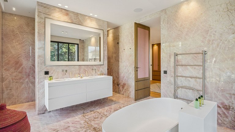 Azu089 - Neo-Provençal Villa with Panoramic Views