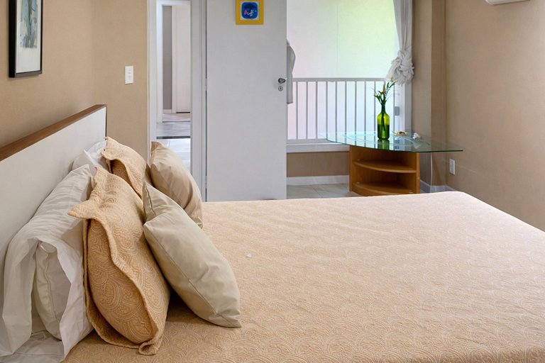 Ang053 - Linda mansão beira-mar