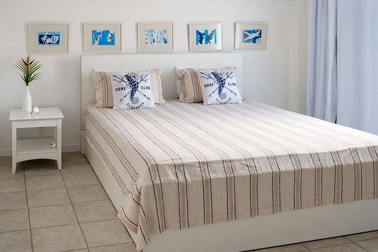 Ang053 - Belle demeure au bord de l'eau