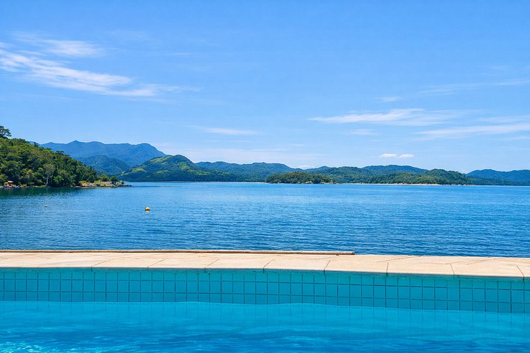 Ang053 - Hermosa mansión frente al mar