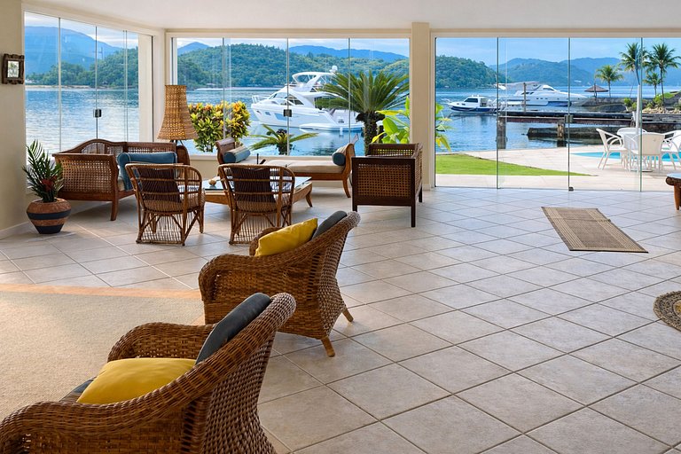 Ang053 - Oceanfront Villa in Angra dos Reis