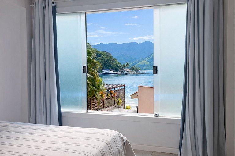 Ang053 - Oceanfront Villa in Angra dos Reis
