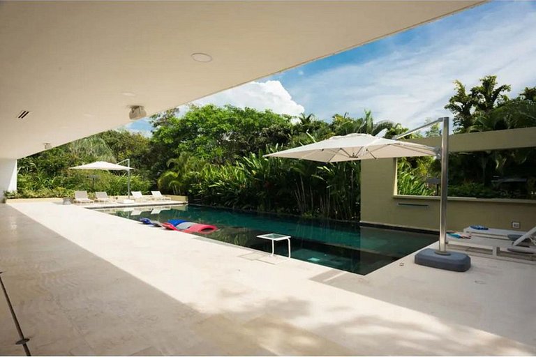 Anp083 – Villa contemporânea com piscina em Mesa de Yeguas