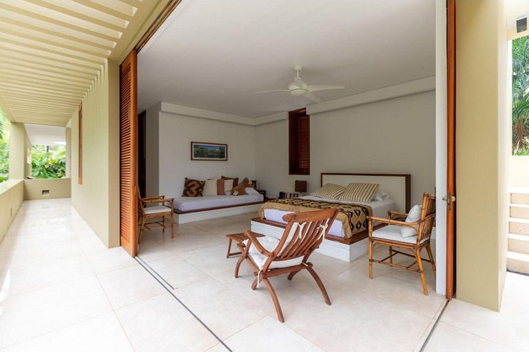 Anp067 – Refuge contemporain à Mesa de Yeguas