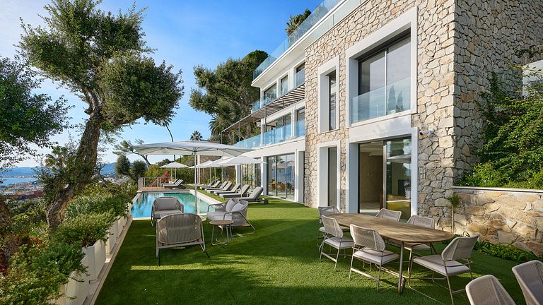 Azu090 – Villa contemporaine avec vue mer à Cannes